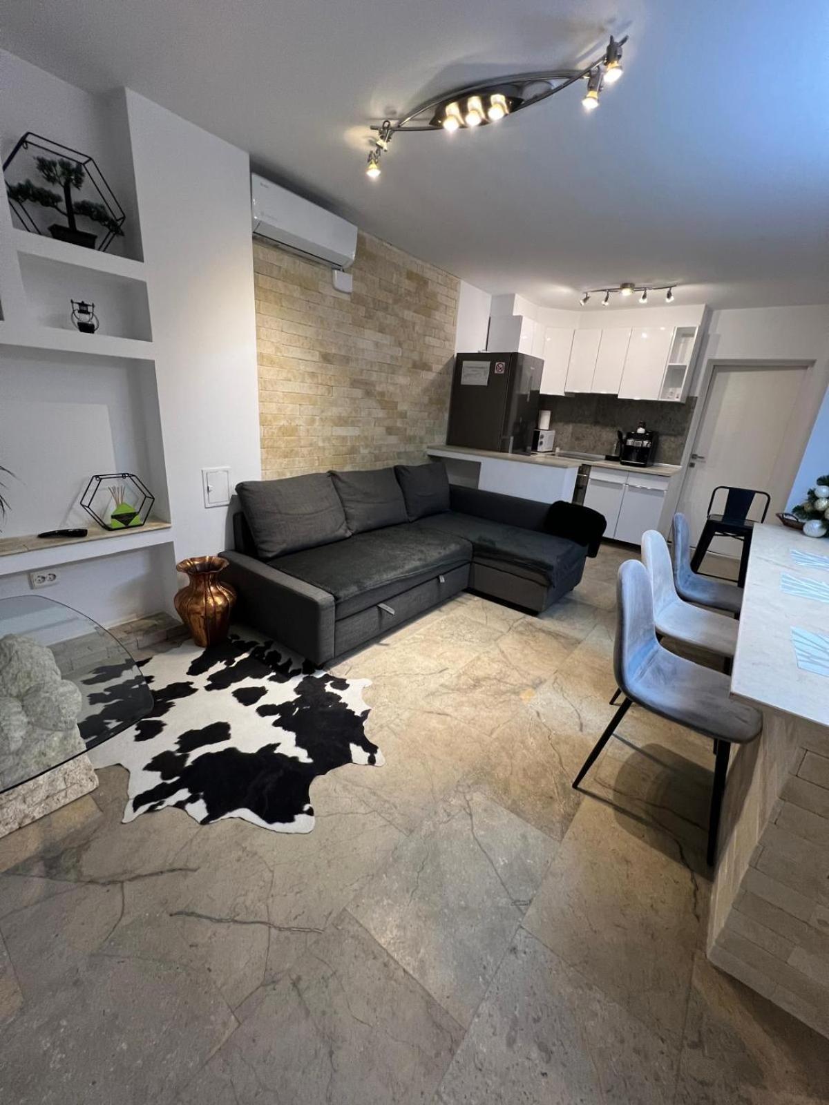 Luxus Cluj Airport Apartments Exterior photo